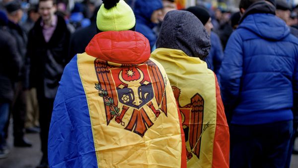Акция протеста в Кишинёве с требованием проведения досрочных парламентских выборов - Sputnik Азербайджан