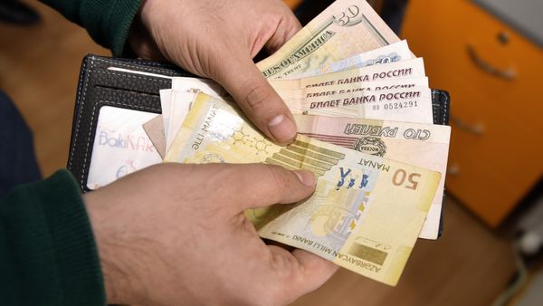 Деньги, манаты, доллары, рубли - Sputnik Азербайджан