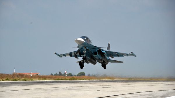 Самолеты ВКС РФ на авиабазе Хмеймим в Сирии - Sputnik Азербайджан