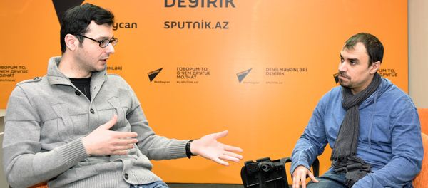 Актеры Олег Амирбеков (слева) и Теймур Рагимов - Sputnik Азербайджан