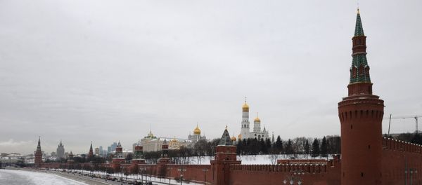 Вид на Московский Кремль с Большого Москворецкого моста - Sputnik Азербайджан