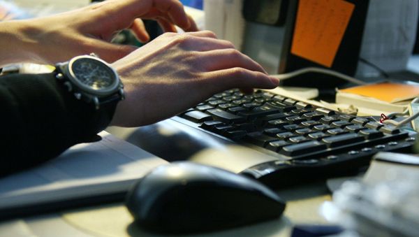 Работа за компьютером - Sputnik Азербайджан