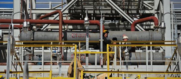 Нефтеперерабатывающий комплекс. Архивное фото - Sputnik Азербайджан