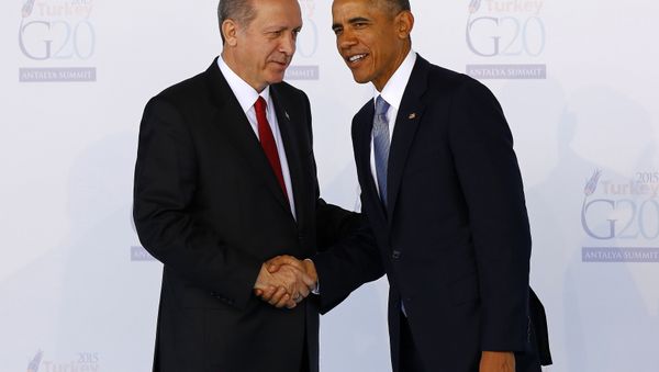 Türkiyə prezidenti Rəcəb Tayyib Ərdoğanla ABŞ prezidenti Barak Obamanın görüşü. Arxiv şəkli - Sputnik Азербайджан