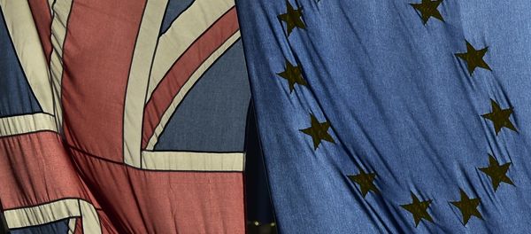 Флаги Великобритании и Европейского Союза - Sputnik Азербайджан