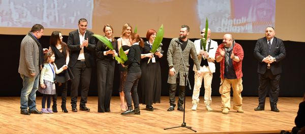 Премьера фильма Робинзон и девять Пятниц Премьера фильма Робинзон и девять Пятниц - Sputnik Азербайджан