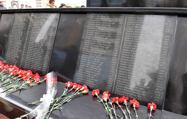 Церемония почтения памяти жертв Ходжалинской трагедии - Sputnik Азербайджан