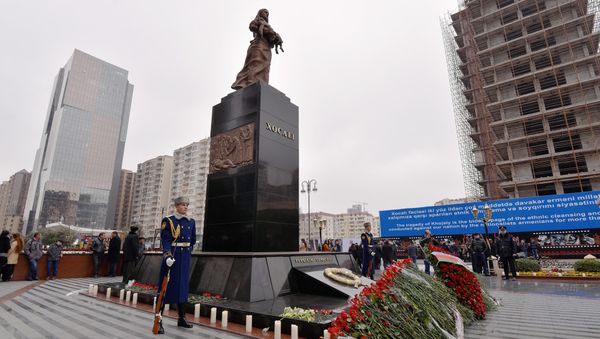 Церемония почтения памяти жертв Ходжалинской трагедии - Sputnik Азербайджан