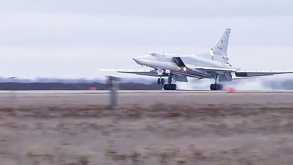 Боевой вылет дальних бомбардировщиков Ту-22М3 по объектам террористов в Сирии. Архивное фото - Sputnik Азербайджан