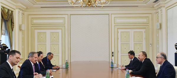 Встреча Президента Азербайджана Ильхама Алиева и специального посланника Госдепа США Амоса Хокстайна - Sputnik Азербайджан