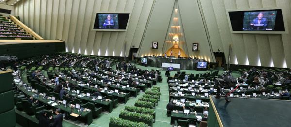 Сессия в парламенте Ирана Сессия в парламенте Ирана - Sputnik Азербайджан