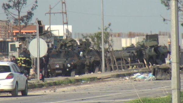 Заминированная машина взорвалась у поста полиции в Турции. Кадры с места ЧП - Sputnik Азербайджан