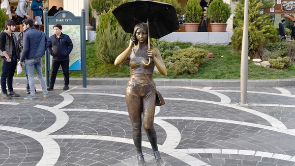 Памятники женщинам в Баку - Sputnik Азербайджан