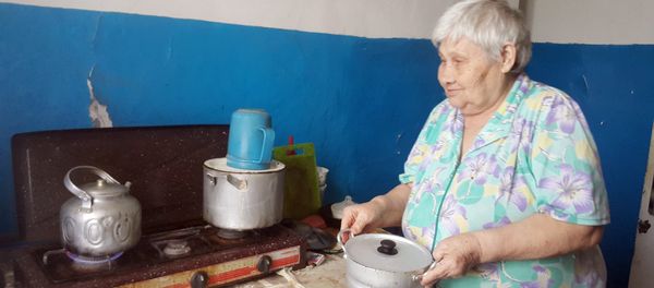 Бабушка Зина, 78-летняя жительница города Имишли - Sputnik Азербайджан