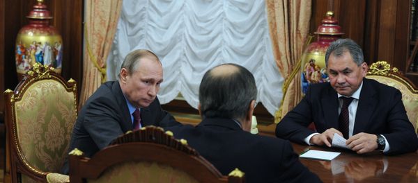 Президент РФ В. Путин встретился с министрами иностранных дел и обороны С. Лавровым и С. Шойгу - Sputnik Азербайджан