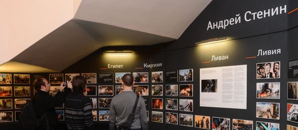 Открытие экспозиции фотографий А.Стенина - Sputnik Азербайджан