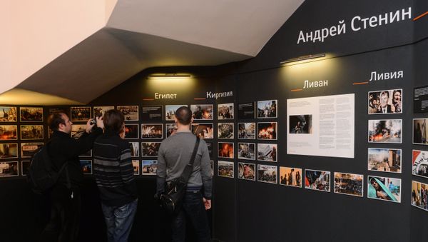 Открытие экспозиции фотографий А.Стенина - Sputnik Азербайджан