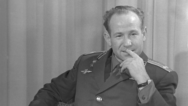 Советский летчик-космонавт Алексей Леонов - Sputnik Азербайджан