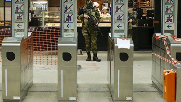Военные в метро Брюсселя. Архивное фото - Sputnik Азербайджан