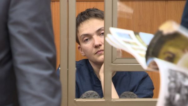 Савченко запела песню на украинском языке во время оглашения приговора - Sputnik Азербайджан