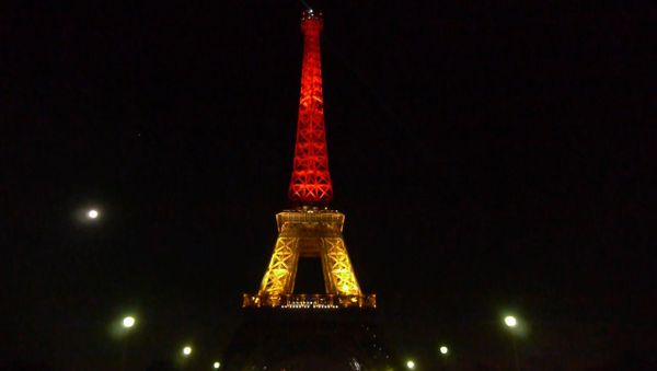 Столицы ЕС в цветах флага Бельгии – в Европе прошли акции в поддержку Брюсселя - Sputnik Азербайджан