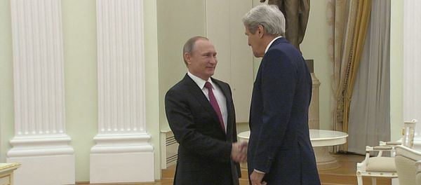 Наверное, деньги привезли – Путин пошутил о содержимом чемодана Джона Керри - Sputnik Азербайджан