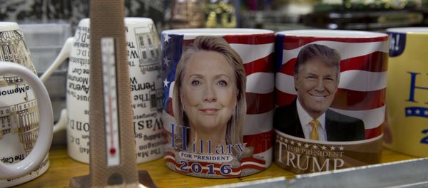 Кружки для кофе с изображениями Клинтона и Трампа - Sputnik Азербайджан