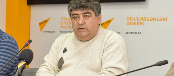 Фазиль Мамедов, руководитель неправительственной организации Помощь образованию водителей - Sputnik Азербайджан