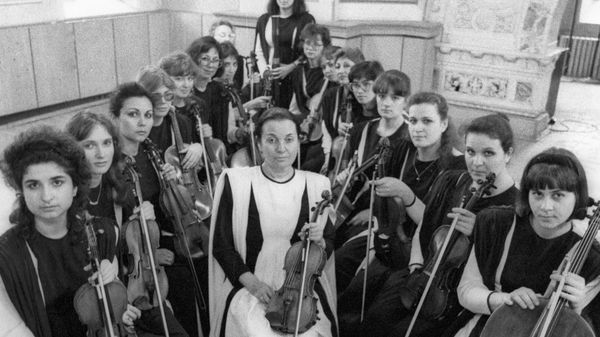 Вивальди-оркестр, созданный Светланой Безродной. 1990 год - Sputnik Азербайджан
