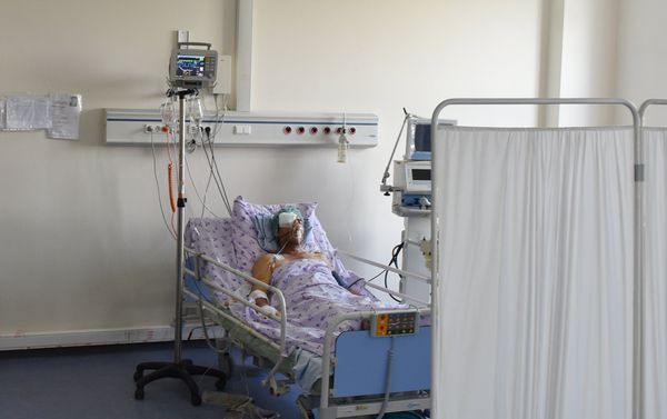 Пациенты, доставленные из прифронтовых сел, находятся под наблюдением врачей - Sputnik Азербайджан