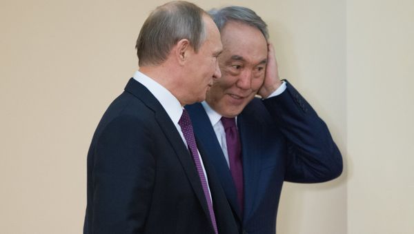 Президент России Владимир Путин и президент Казахстана Нурсултан Назарбаев. Архивное фото - Sputnik Азербайджан
