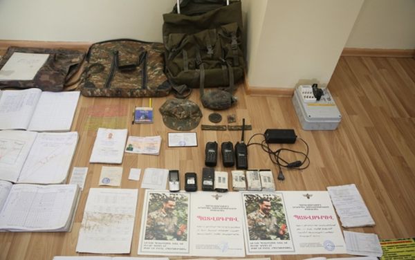 Захваченные документы и средства связи ВС Армении - Sputnik Азербайджан