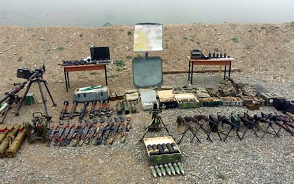 Захваченные вооружения и боеприпасы армянских вооруженных формирований - Sputnik Азербайджан