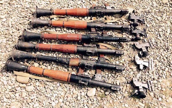 Захваченные вооружения и боеприпасы армянских вооруженных формирований - Sputnik Азербайджан