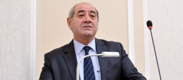 Глава Республиканского сейсмологического центра Национальной академии наук Азербайджана Гурбан Етирмишли - Sputnik Азербайджан