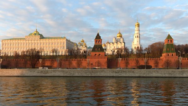 Вид на Московский кремль с Софийской набережной - Sputnik Азербайджан