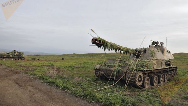 Танки ВС Армении в Карабахе. Архивное фото - Sputnik Азербайджан