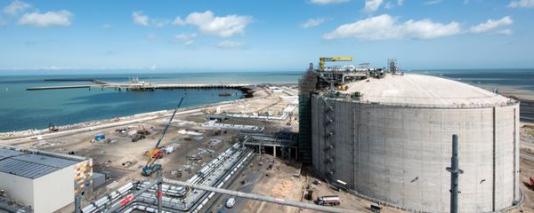 Терминал сжиженного природного газа. Архивное фото  - Sputnik Азербайджан