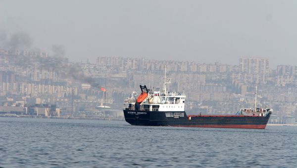 Танкер перед выходом в море. Архивное фото - Sputnik Азербайджан
