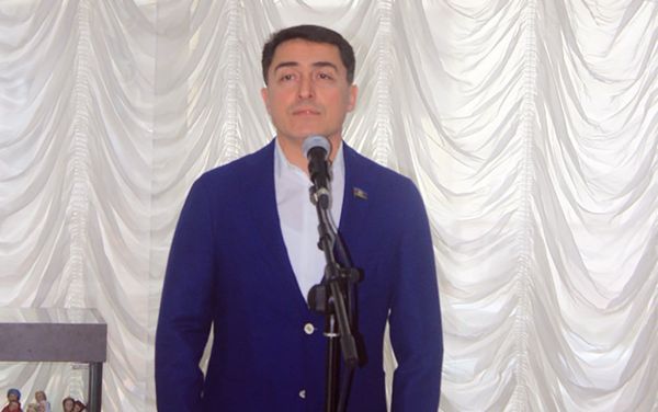 Али Гусейнов, руководитель межпарламентской депутатской группы «Азербайджан – Россия» Али Гусейнов, руководитель межпарламентской депутатской группы «Азербайджан – Россия» - Sputnik Азербайджан