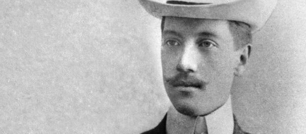 Русский поэт Николай Гумилев (1886-1921) - Sputnik Азербайджан