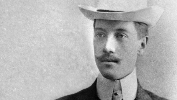 Русский поэт Николай Гумилев (1886-1921) - Sputnik Азербайджан