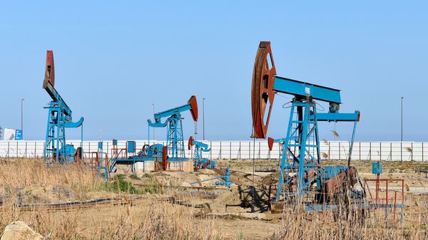 Нефтяные насосы в Баку - Sputnik Азербайджан