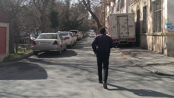 Баку уже давно притягивает многих жителей регионов страны в поисках заработка - Sputnik Азербайджан