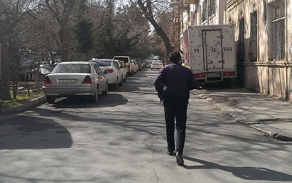 Баку уже давно притягивает многих жителей регионов страны в поисках заработка - Sputnik Азербайджан