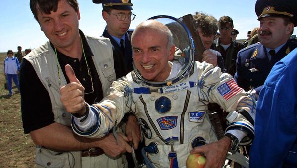 Деннис Тито – первый космический турист - Sputnik Азербайджан