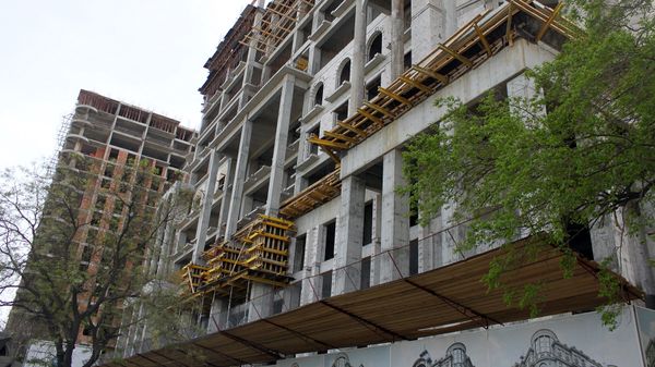 Строящееся в Баку здание, архивное фото - Sputnik Азербайджан
