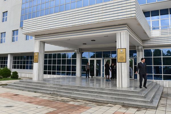 Диагностический центр в Барде, куда привозят раненных мирных жителей - Sputnik Азербайджан