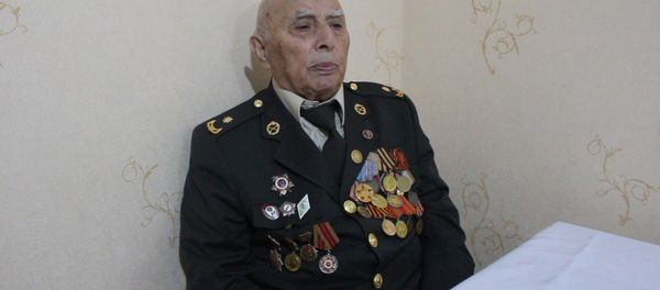 Азербайджанский летчик рассказал, как их обстреляли над Варшавой - Sputnik Азербайджан