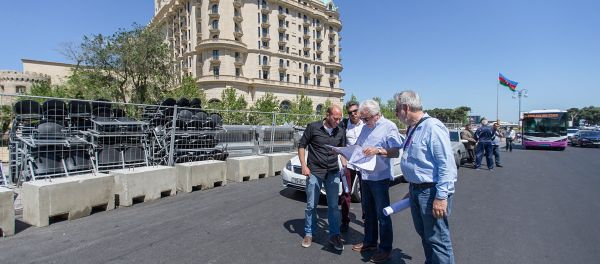 Чарли Уайтинг посетил Баку с целью ознакомления с процессом подготовки к гонке Формулы 1 - Sputnik Азербайджан